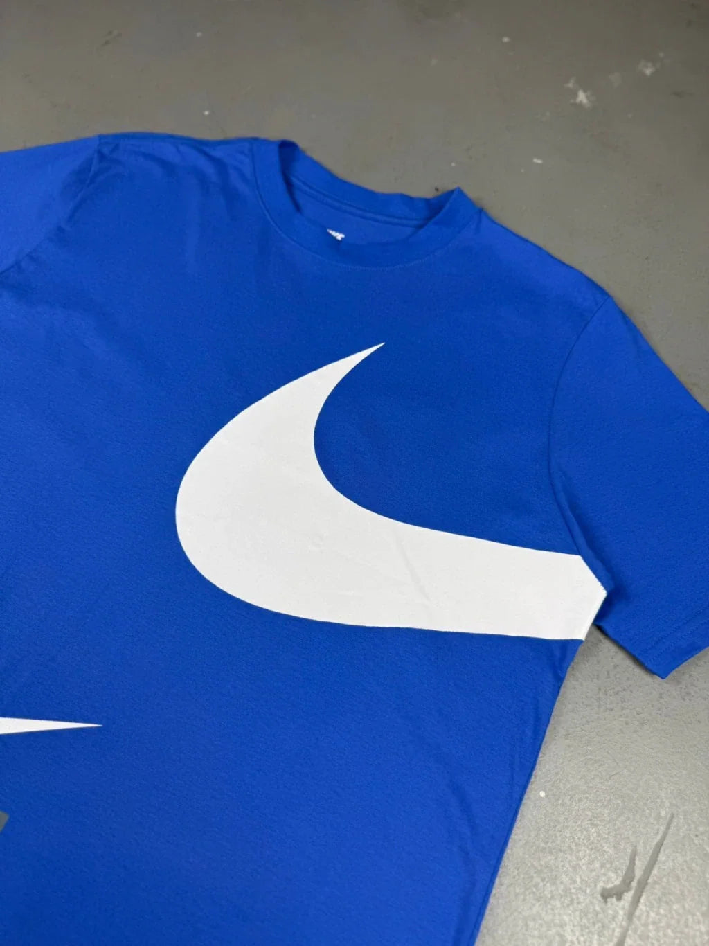 CAMISETA NK BIG SWOOSHᵀᴹ