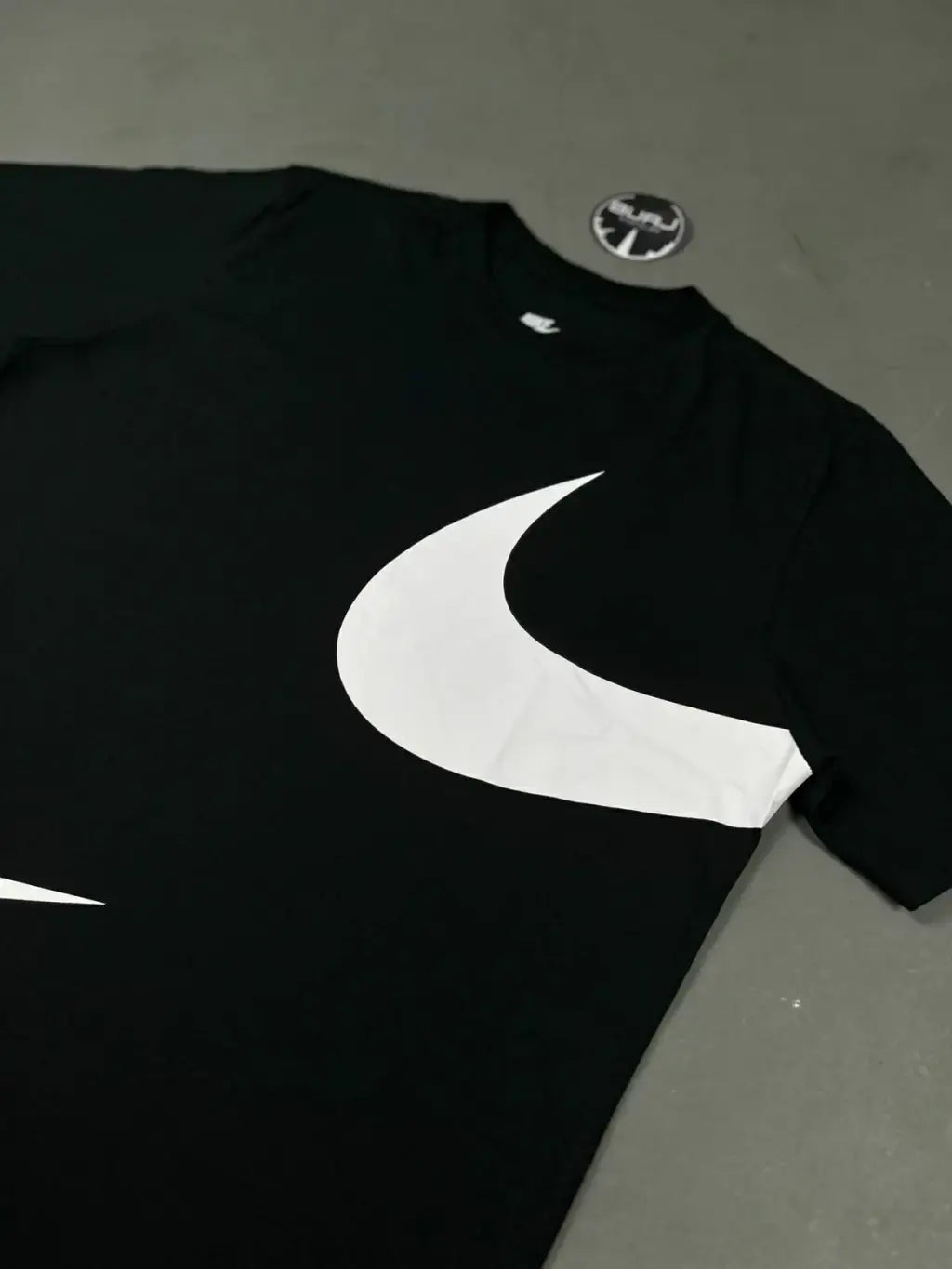 CAMISETA NK BIG SWOOSHᵀᴹ