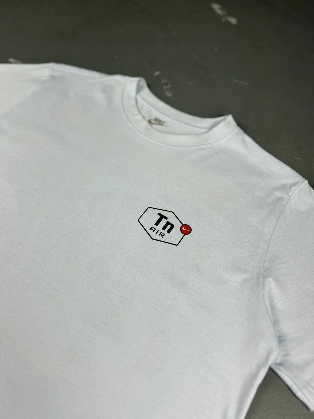 CAMISETA NK TN TUNED IN
