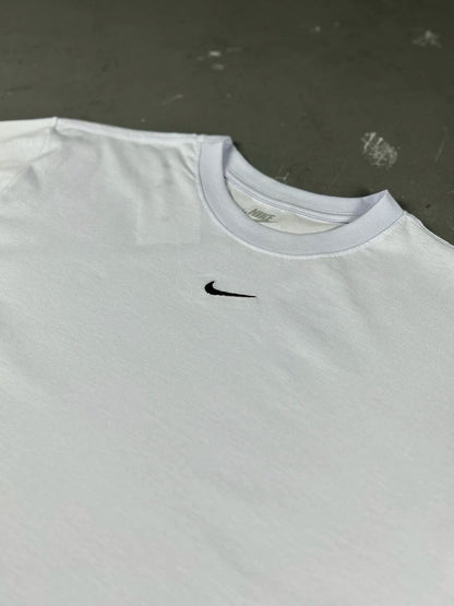 CAMISETA NK ESSENTIALS