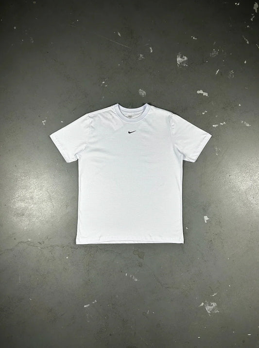 CAMISETA NK ESSENTIALS