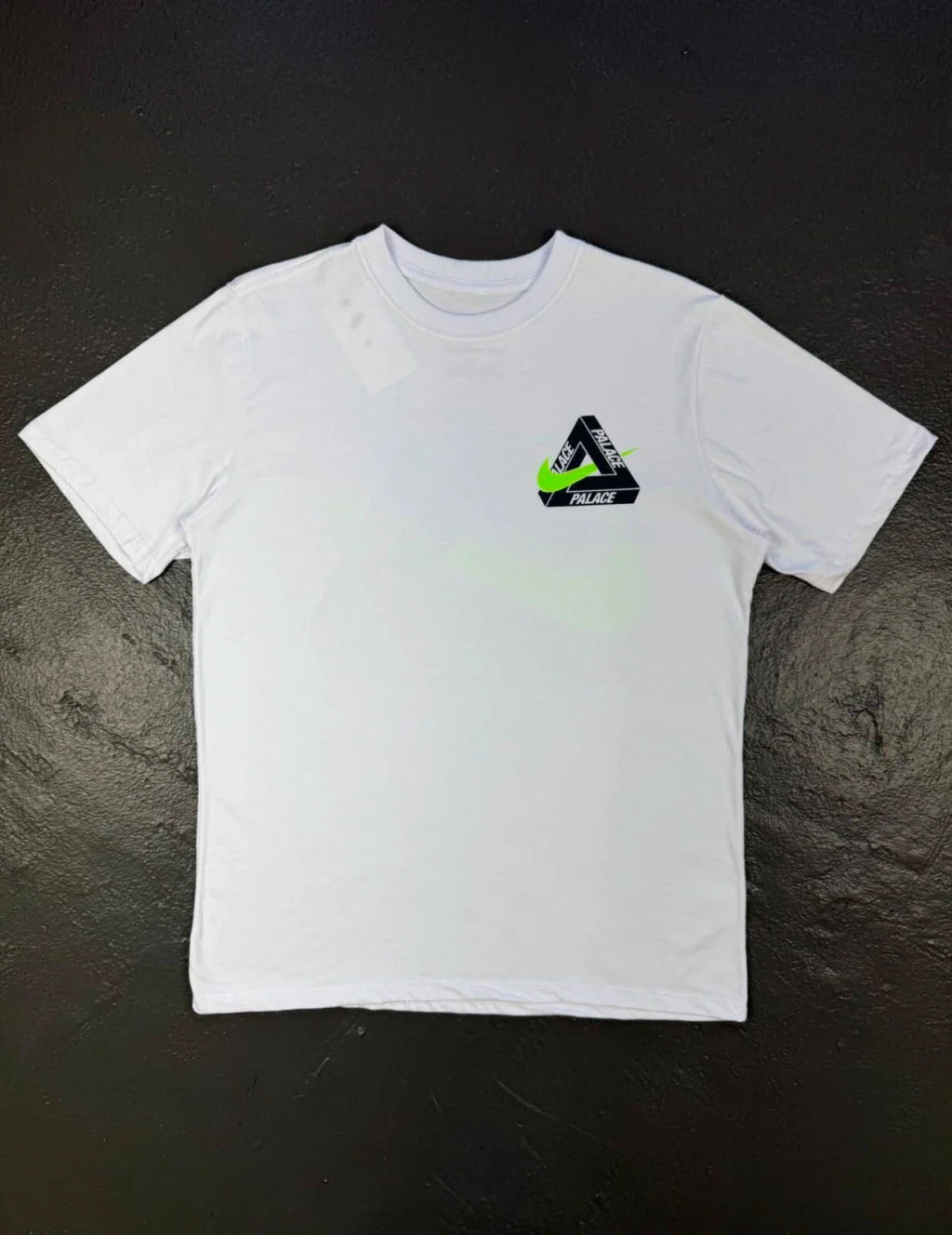 CAMISETA PALACE X NK “TRI SWOOSH”