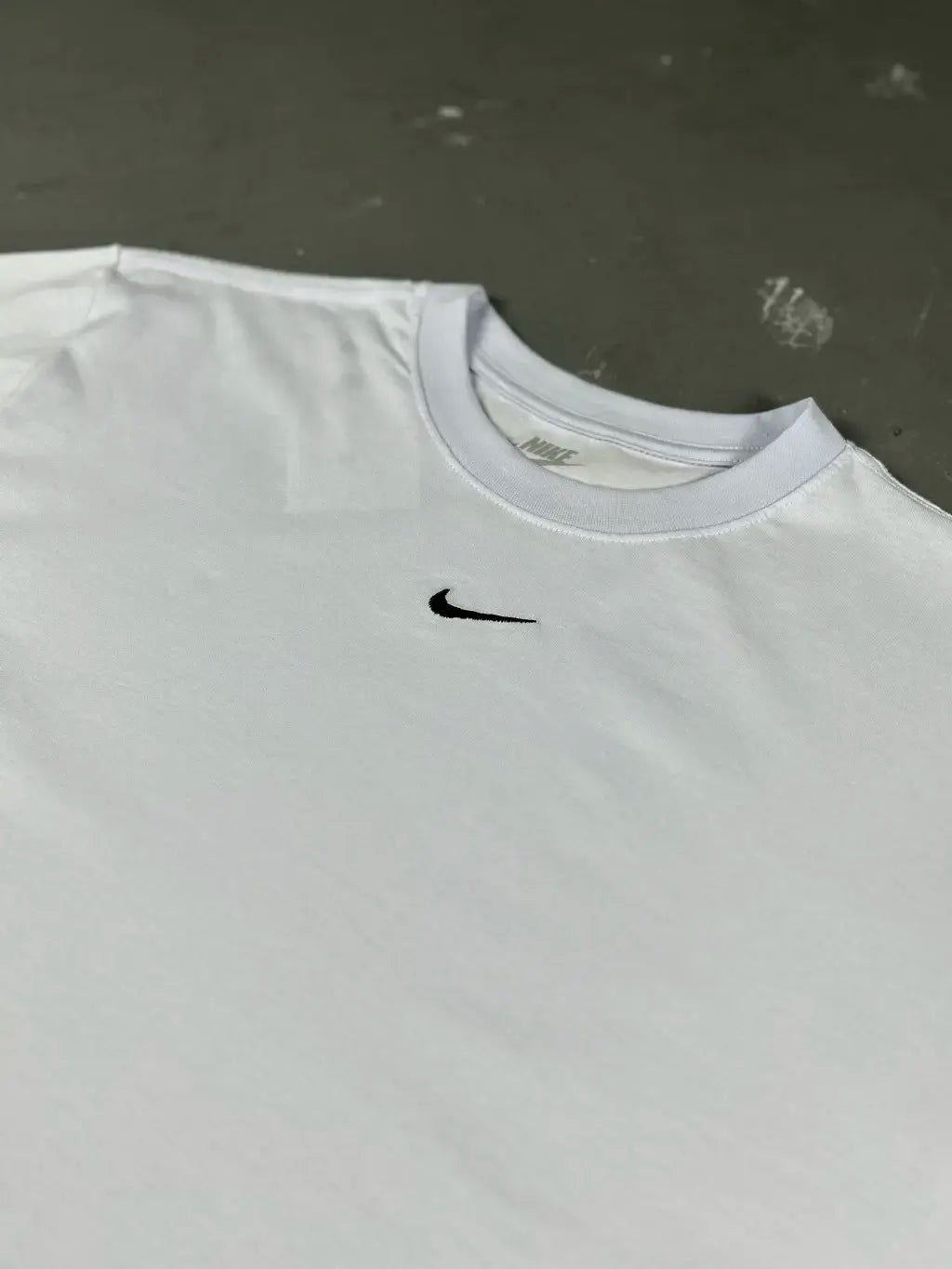CAMISETA NK ESSENTIALS