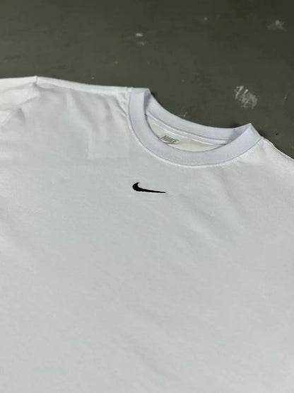 CAMISETA NK ESSENTIALS