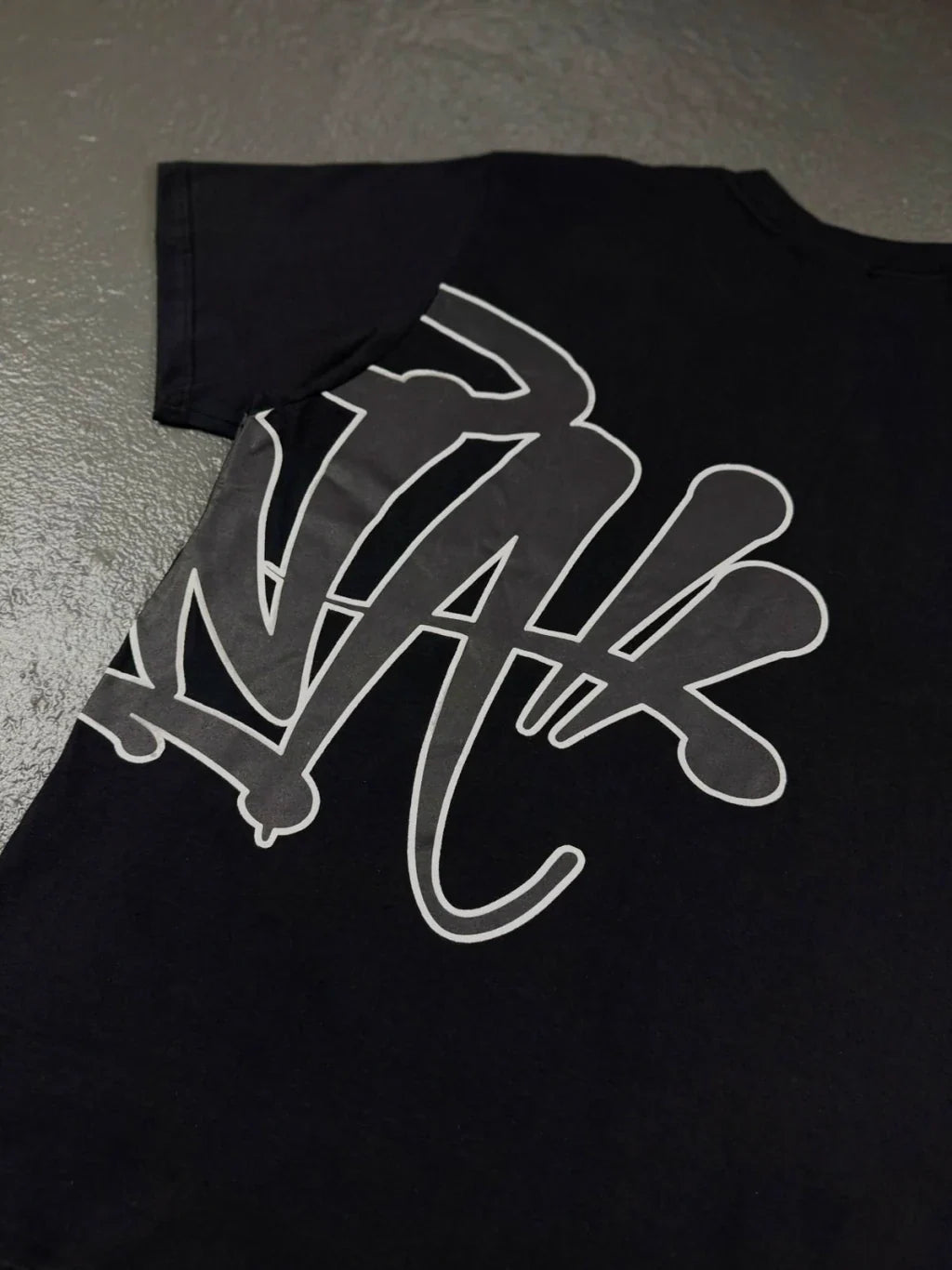 CONJUNTO SYNA WORLD LOGO