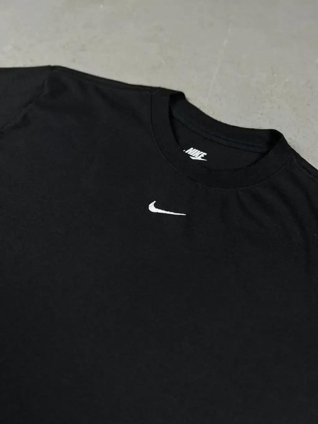 CAMISETA NK ESSENTIALS