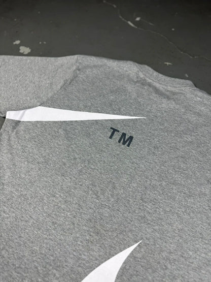 CAMISETA NK BIG SWOOSHᵀᴹ