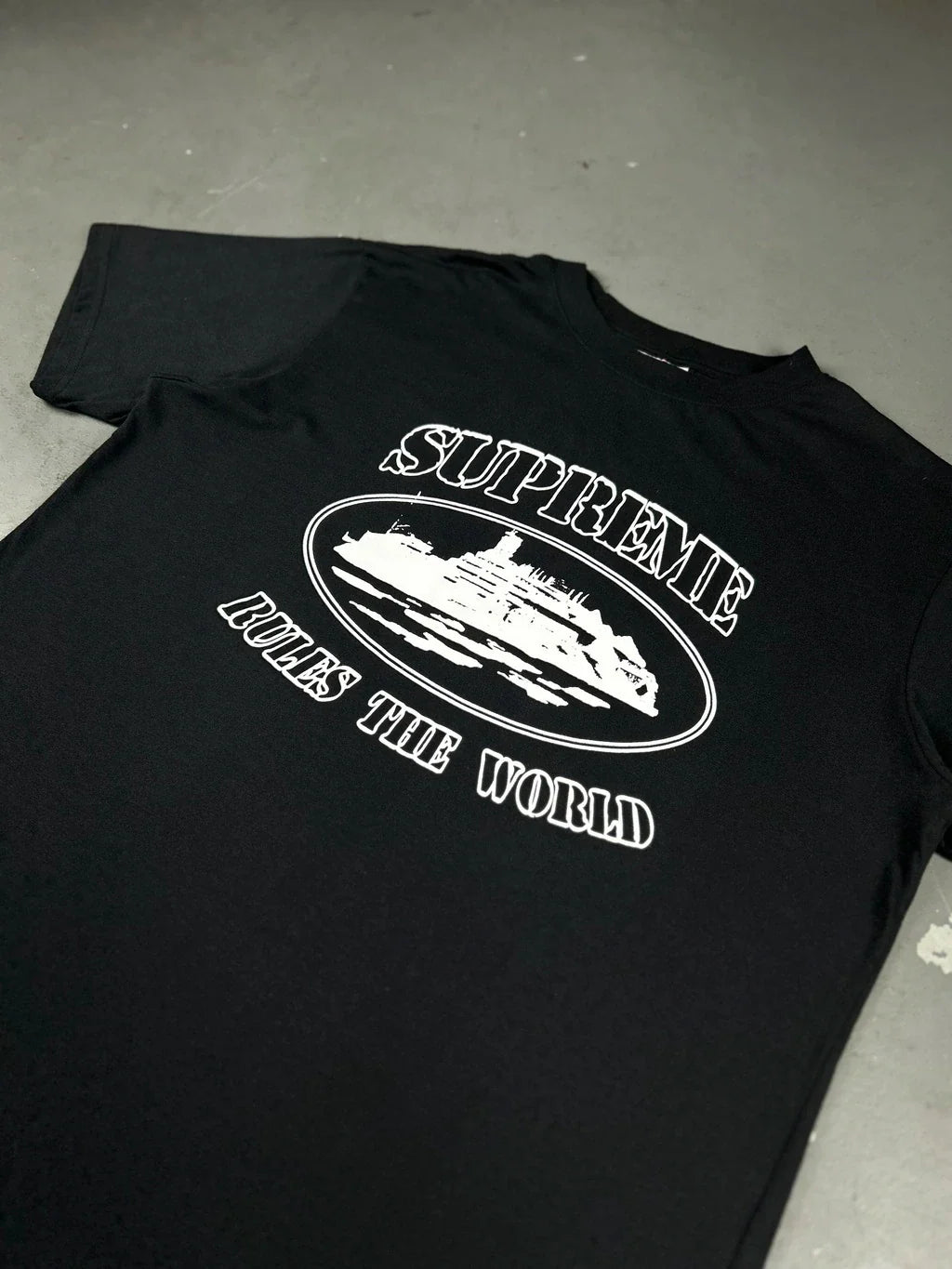 CAMISETA SUPREME RULES THE WORLD