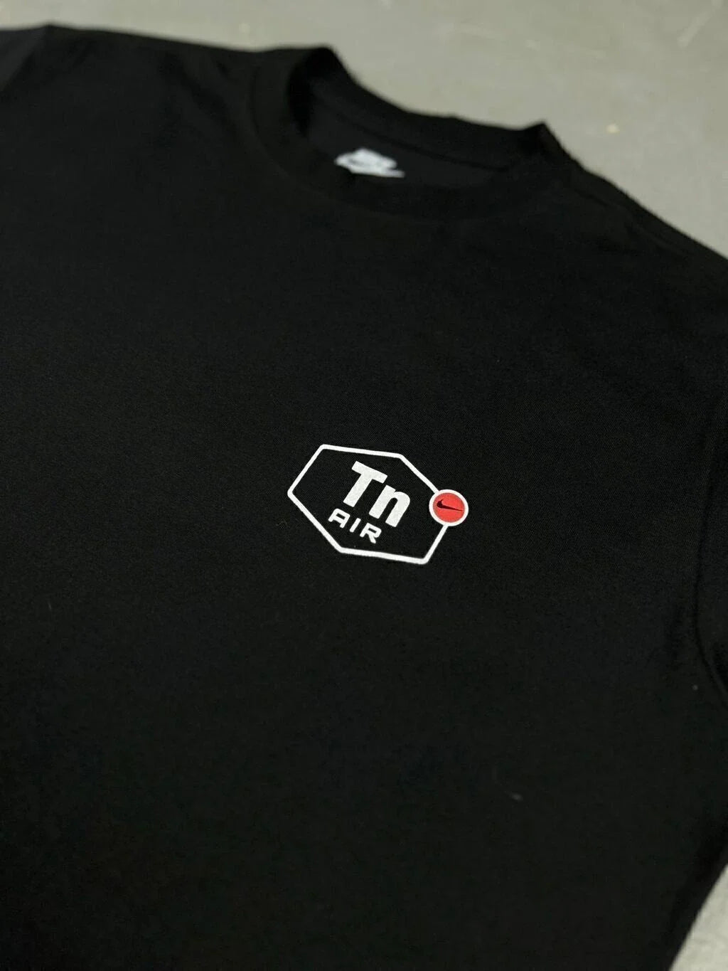 CAMISETA NK TN TUNED IN