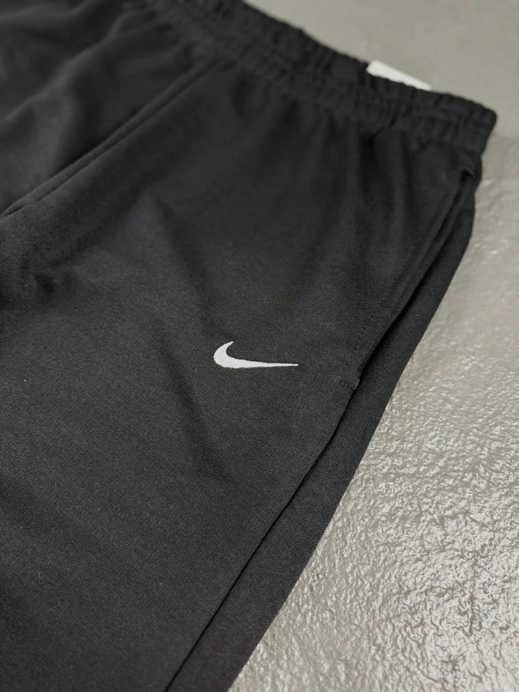 CALÇA NK MOLETOM CORTE RETO SWOOSH