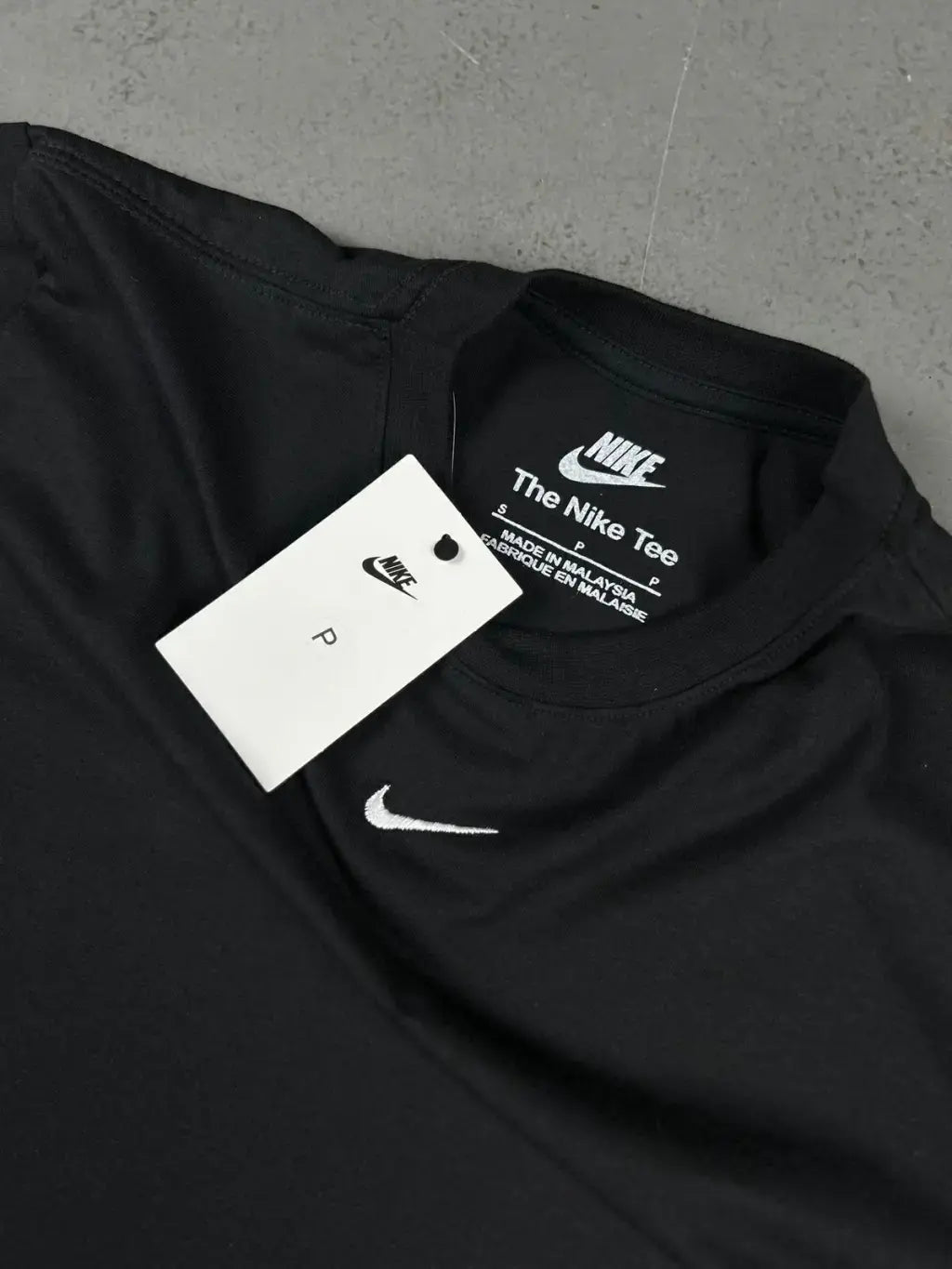 CAMISETA NK ESSENTIALS